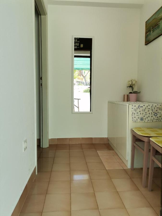 Apartments And Rooms With Parking Space Zavala, Hvar - 128 Йелса Екстериор снимка
